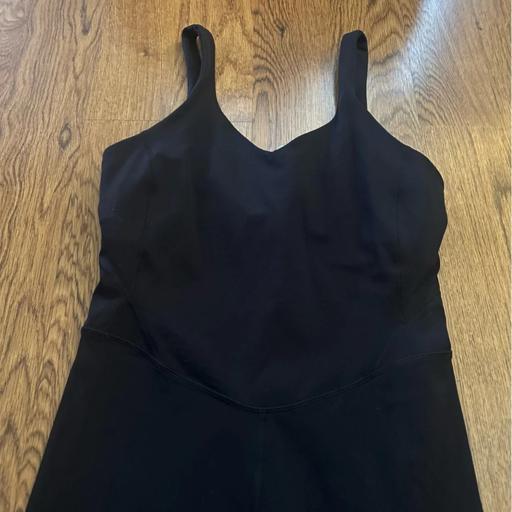 lululemon athletica sleek fitted